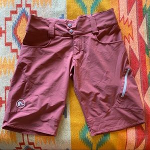 Flylow Women’s Mountain Bike Carter Shorts NWOT